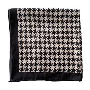 NWT Chico's Black and White Classic Houndstooth Neckerchief Scarf